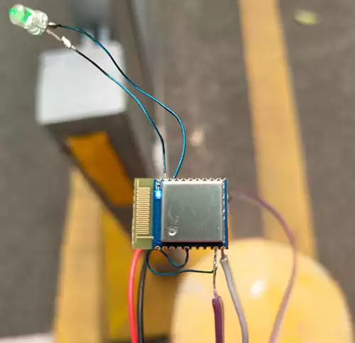 The blue light of the BLE module BLE5101 is on